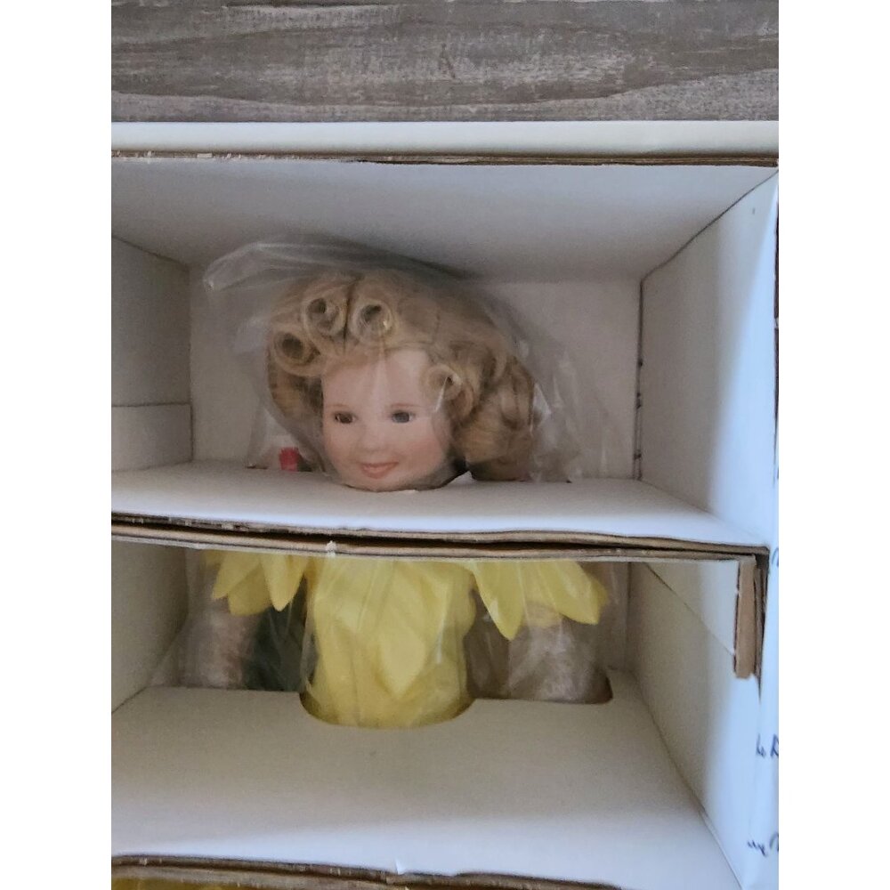 The Shirley Temple Collector Doll "Little Colonel" By Danbury Mint COA Porcelain - Picture 8 of 12